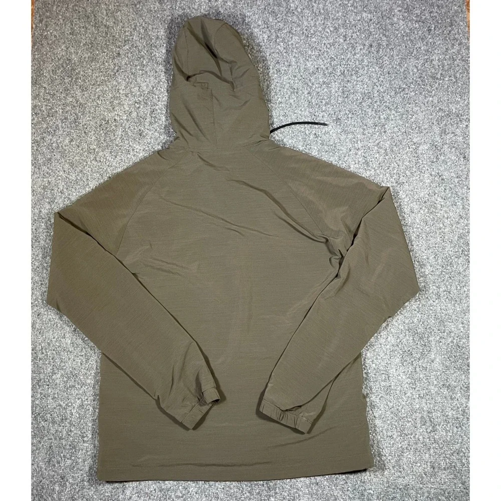 Vuori Elevate Kore Jacket Mens Medium Olive Green Performance Raglan Active